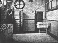 Ashton-under-Lyne shampooing room in the 1930s